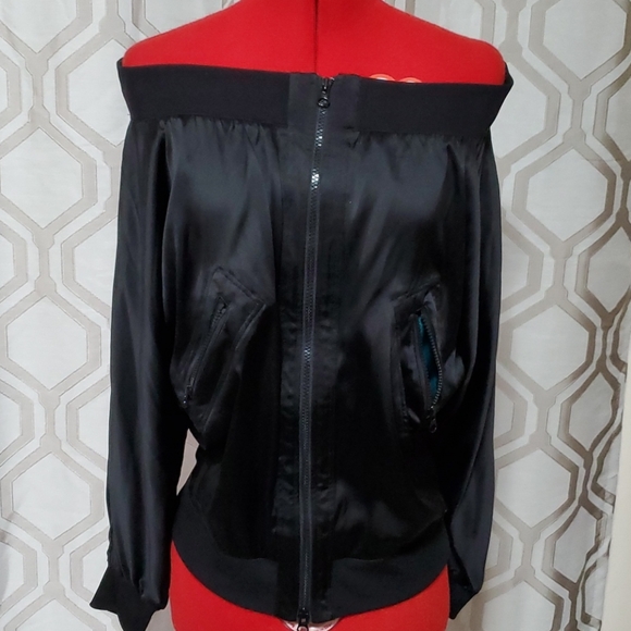 Silk light jacket or off the shoulder top - Picture 4 of 8